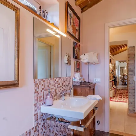 Charming Casanova In Radicondoli, Pool, Wifi شقة